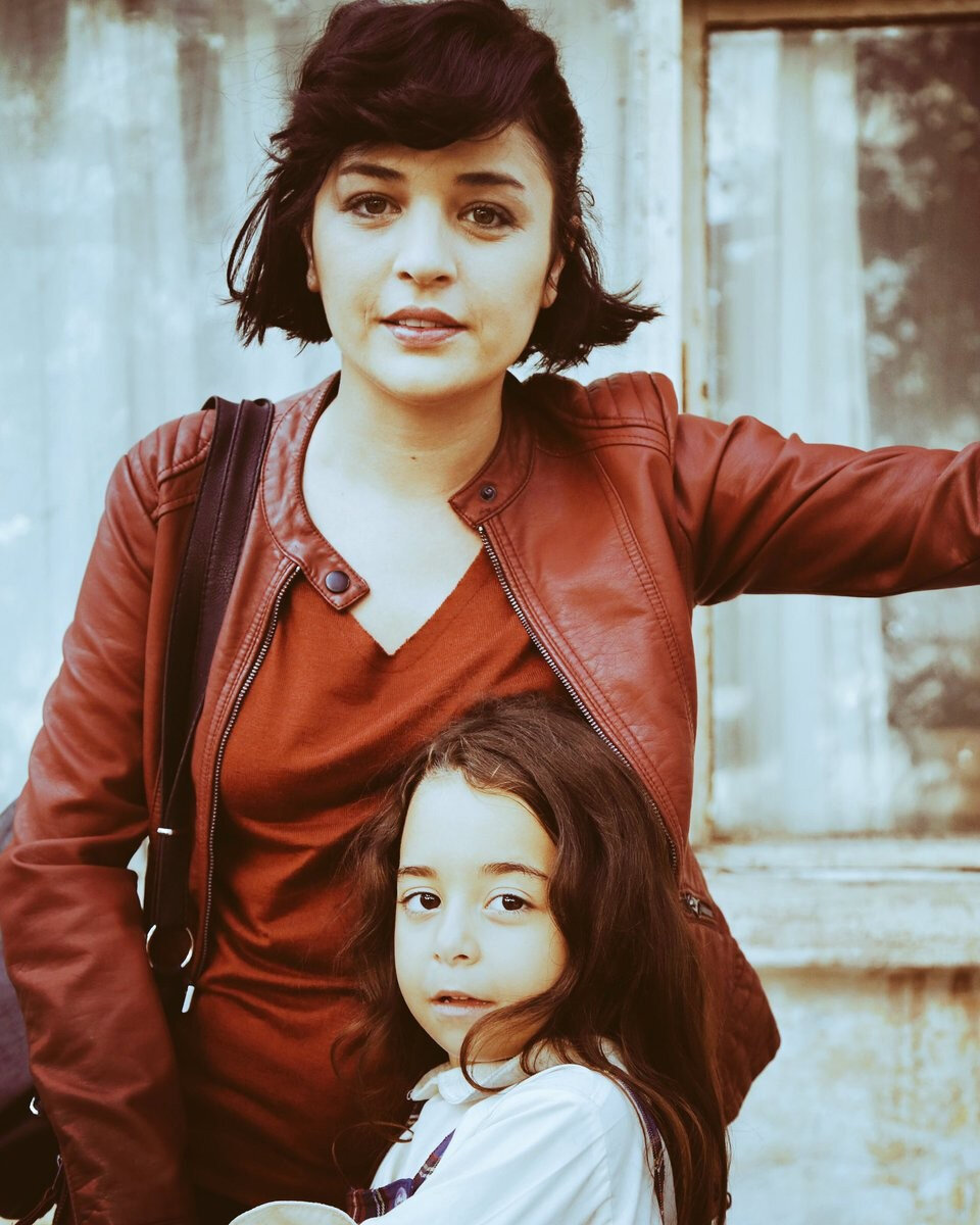 Кадр со съёмок сериала "Моя мама" ("Anne"). Шуле и Мелек 