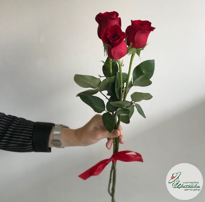 Не только запах роз, но и их вид поднимают настроение.