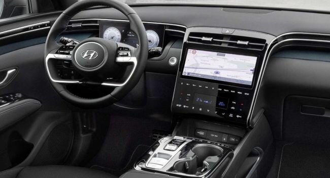 ” HMMA недавно завершила проект расширения завода, чтобы поддержать появление 
Tucson в ассортимент продукции HMMA. Добавление Tucson еще больше повысит способность HMMA адаптировать свое производство автомобилей к рыночному спросу и оставаться конкурентоспособным на постоянно меняющемся автомобильном рынке.