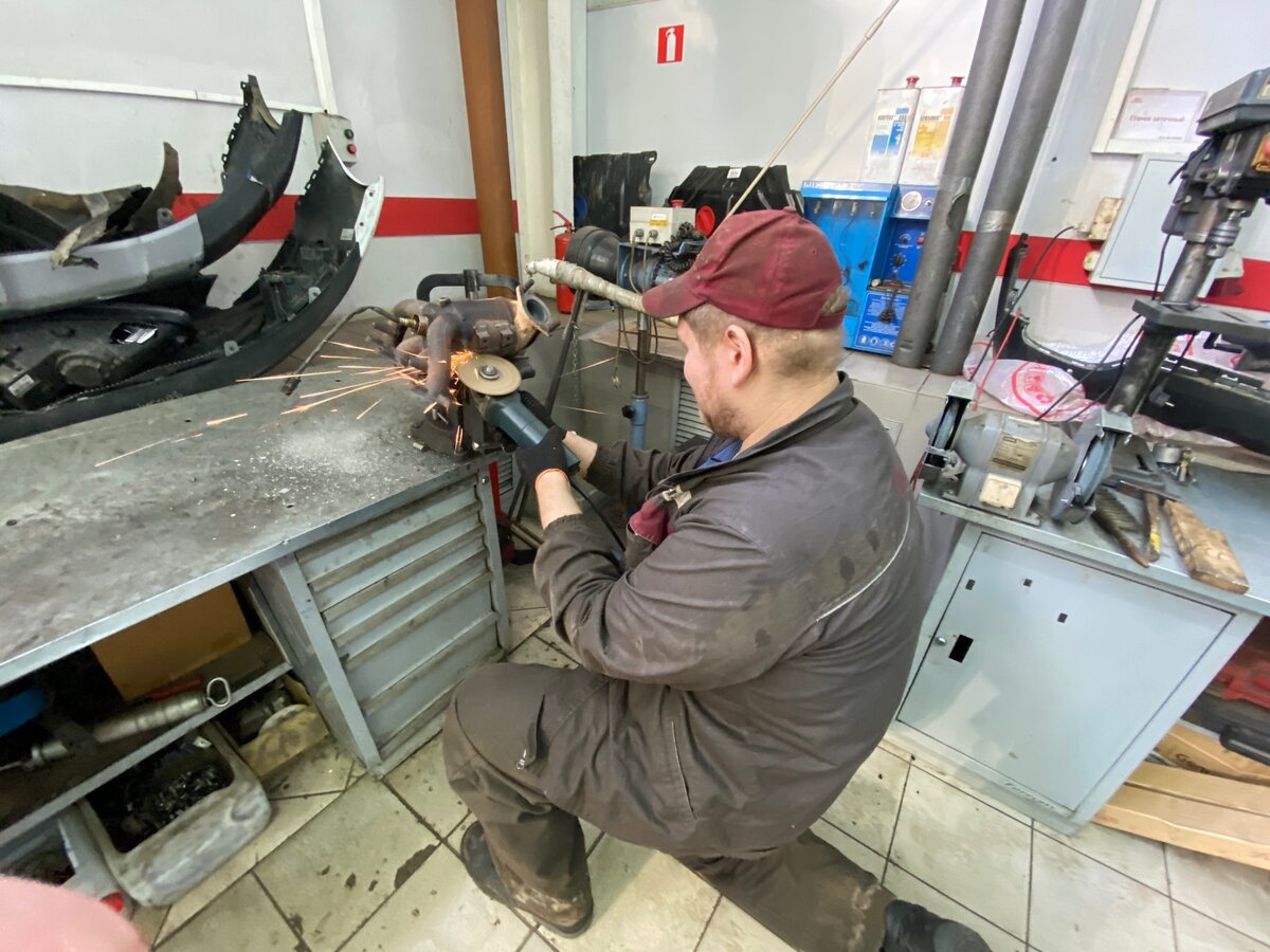 На корпусе катализатора делается отметка перед его вскрытием.