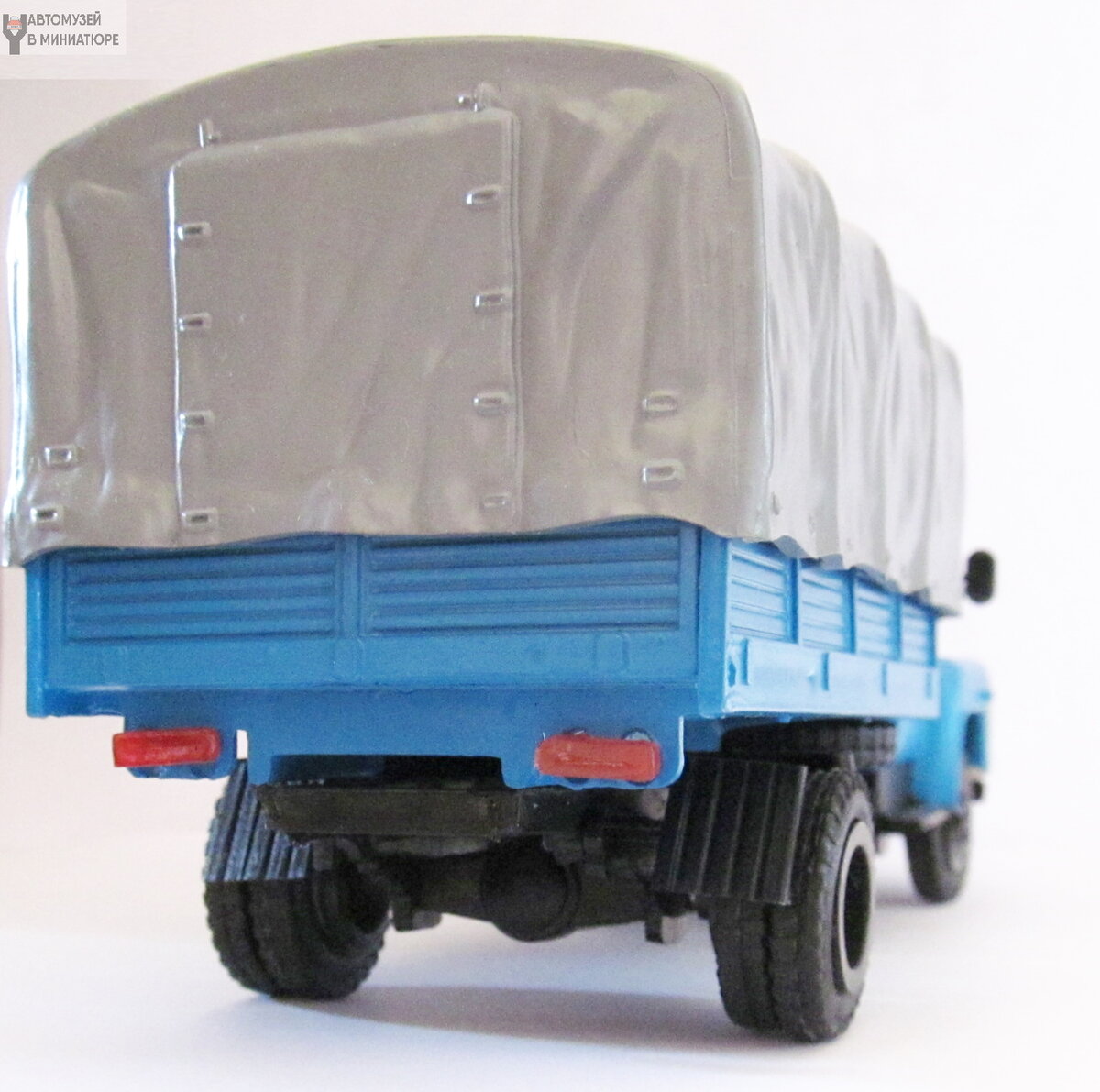 Горьковский грузовик с тентом (фирма "Компаньон")