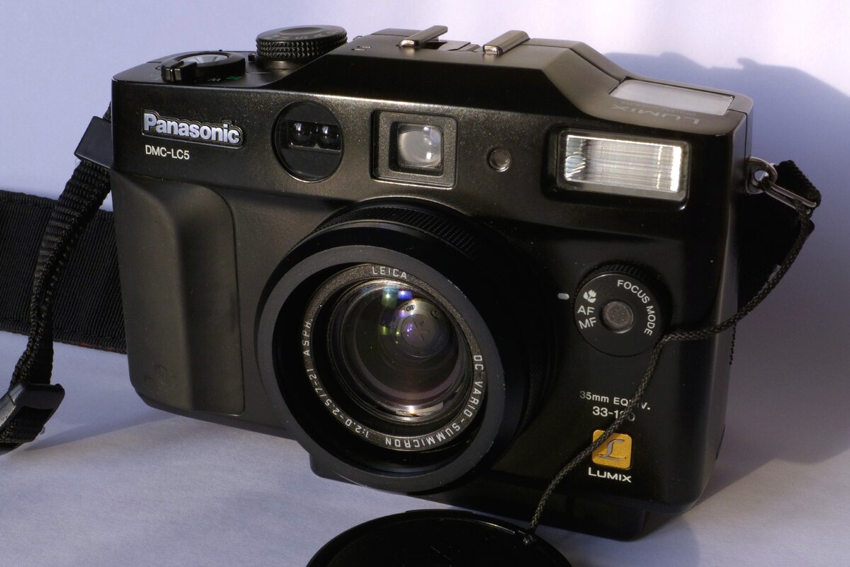 Panasonic Lumix DMC-LC5 в правильном чёрном цвете
