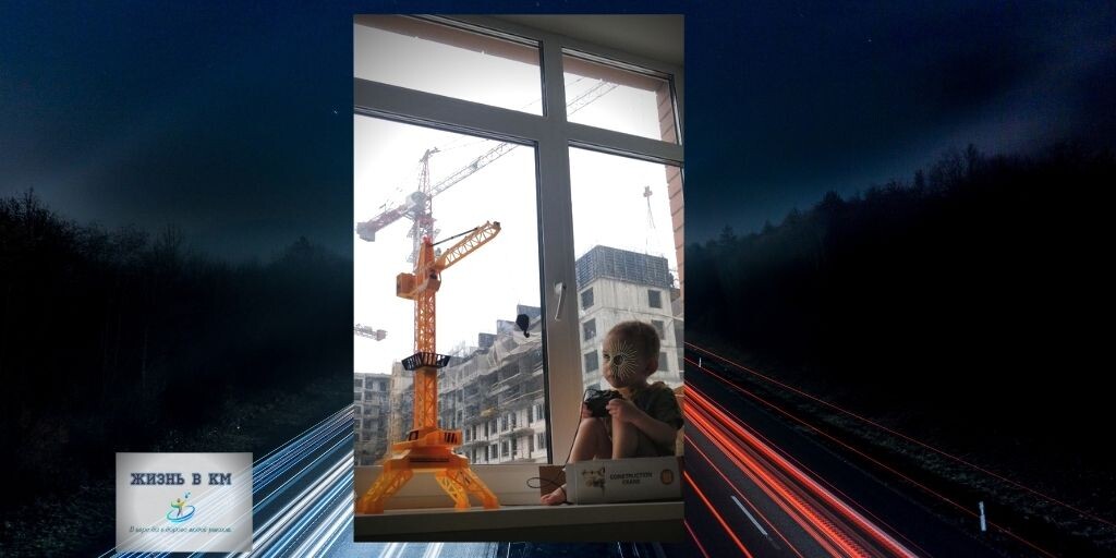 Ведь правда мы похожи со старшим братом?