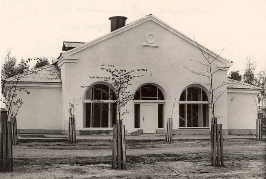 1956. Молотов. Новое здание магазина в поселке Голованово. Источник: pastvu.com