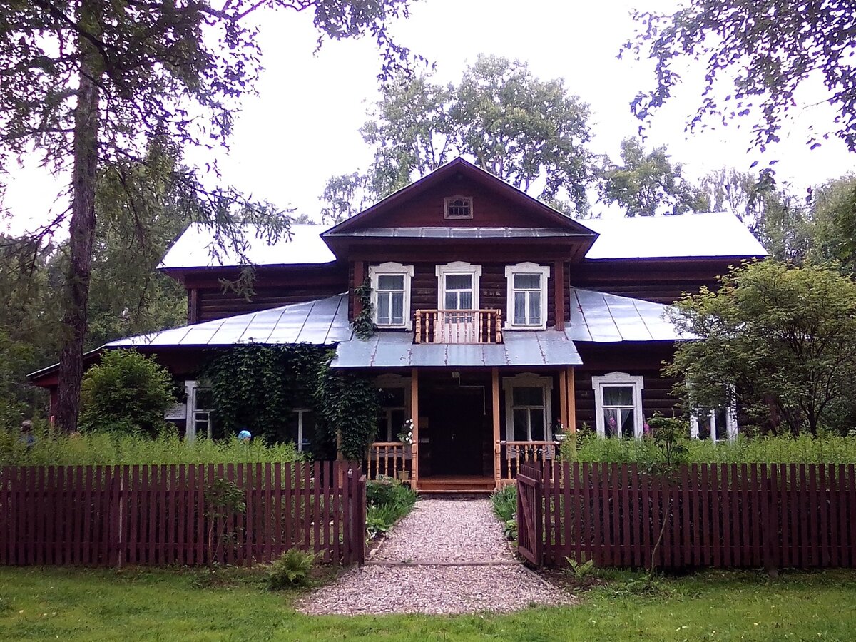 Дом Анны Ахматовой и Николая Гумилева в Тверской области