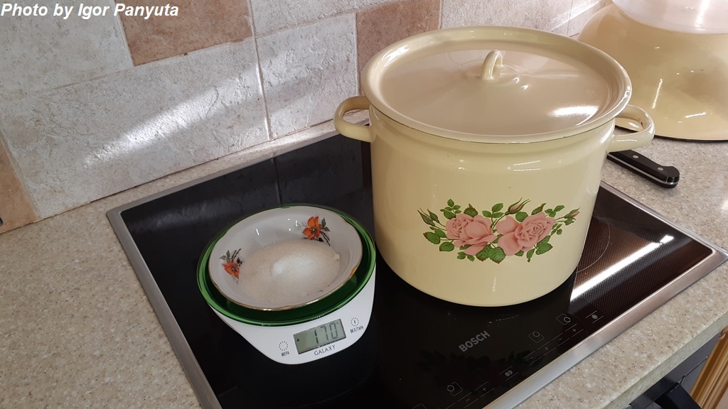 170 г смеси соли и сахара на ёмкость вместимостью 7-7,5 кг