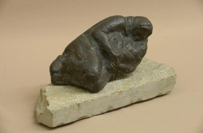 На фото: Асланов С.И. Холод Блокады. 1974 г.