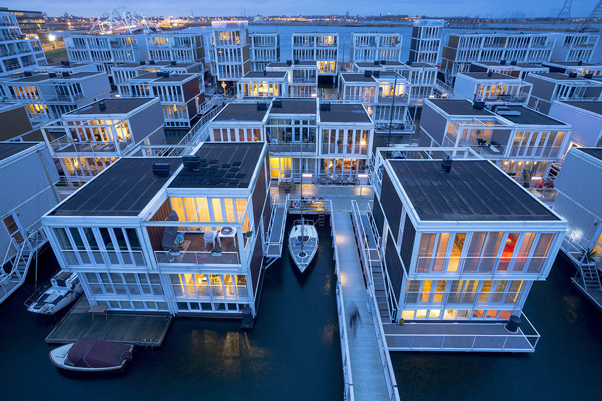 ПЛАВУЧИЕ ДОМА MARLIES ROHMER ARCHITECTS, АЙБУРГ, НИДЕРЛАНДЫ. ©GEORGE STEINMETZ