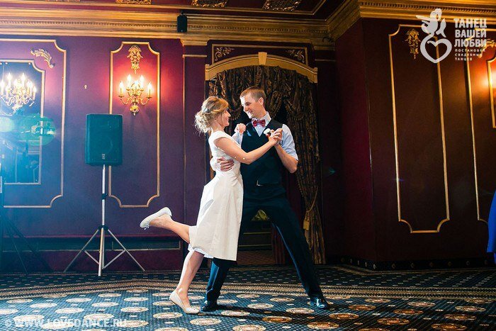 молодожены студии "Танец вашей любви" и их свадебный танец хастл
