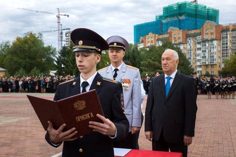 Анекдот о том, чем училище МВД отличается от училища МО | Записки ...