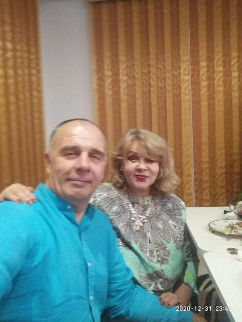 Фото автора. Мама - папа 3 - х взрослых детей и 5 - ти внуков...