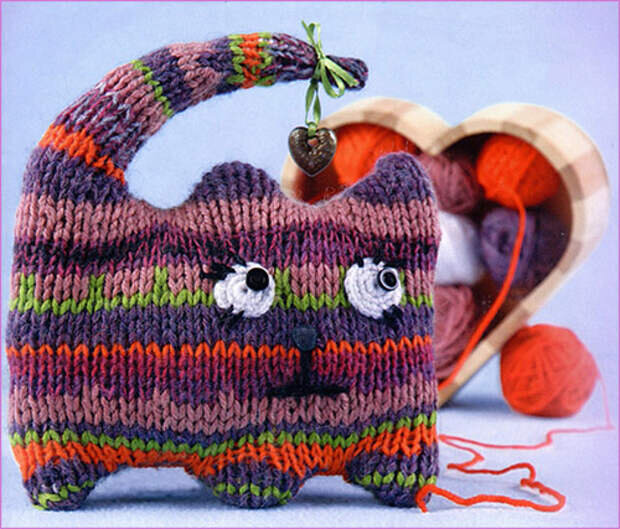 Кот с сердечком.