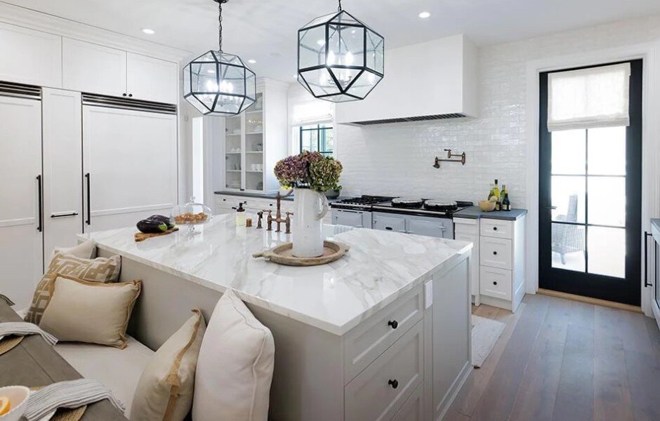 В своем доме Drew выбрал плитку MATELIER  белого цвета | Листайте галерею