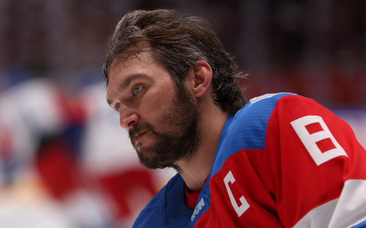 Тренеры сборной России не всегда правильно используют сильные качества нападающего «Вашингтон Кэпиталз» Александра Овечкина, из-за чего его результативность в матчах за национальную команду ниже, чем в НХЛ, заявил РБК президент ФХР Владислав Третьяк. 