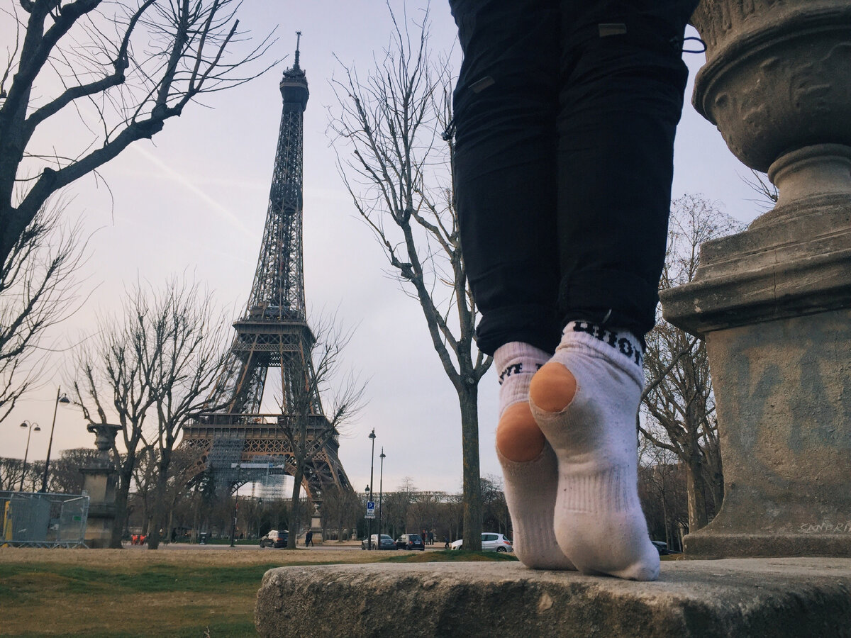 дырявые пятки следствия того, что автобусы не работают по вечерам в выходные! 