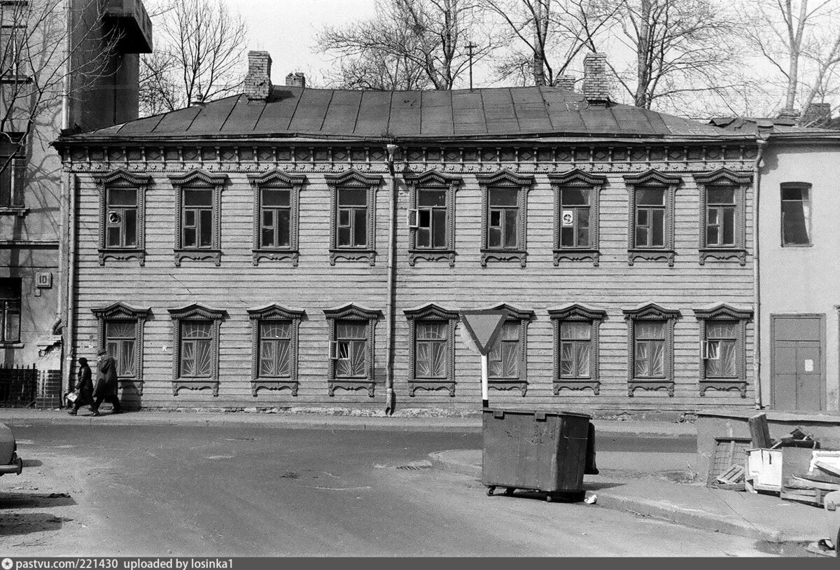 Москва, деревянный дом на Новокузнецкой в 1986г