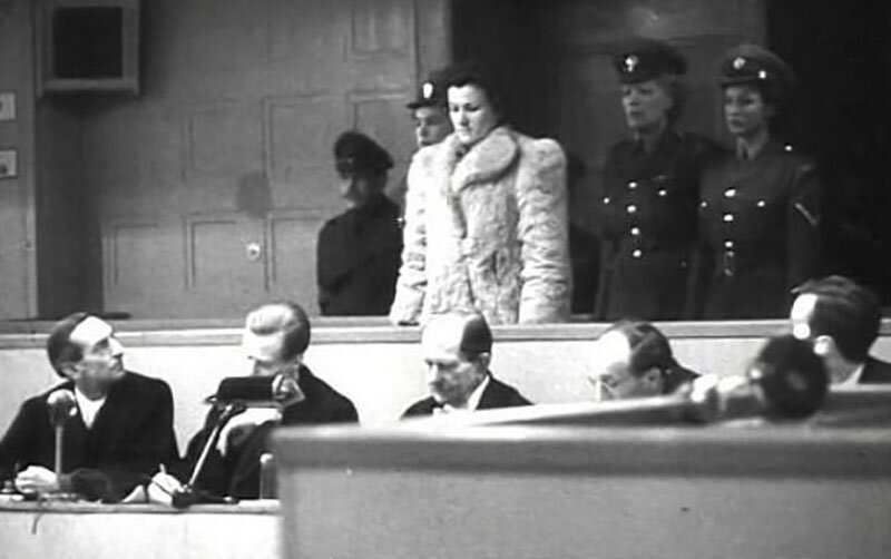 Грета Бозель во время  суда