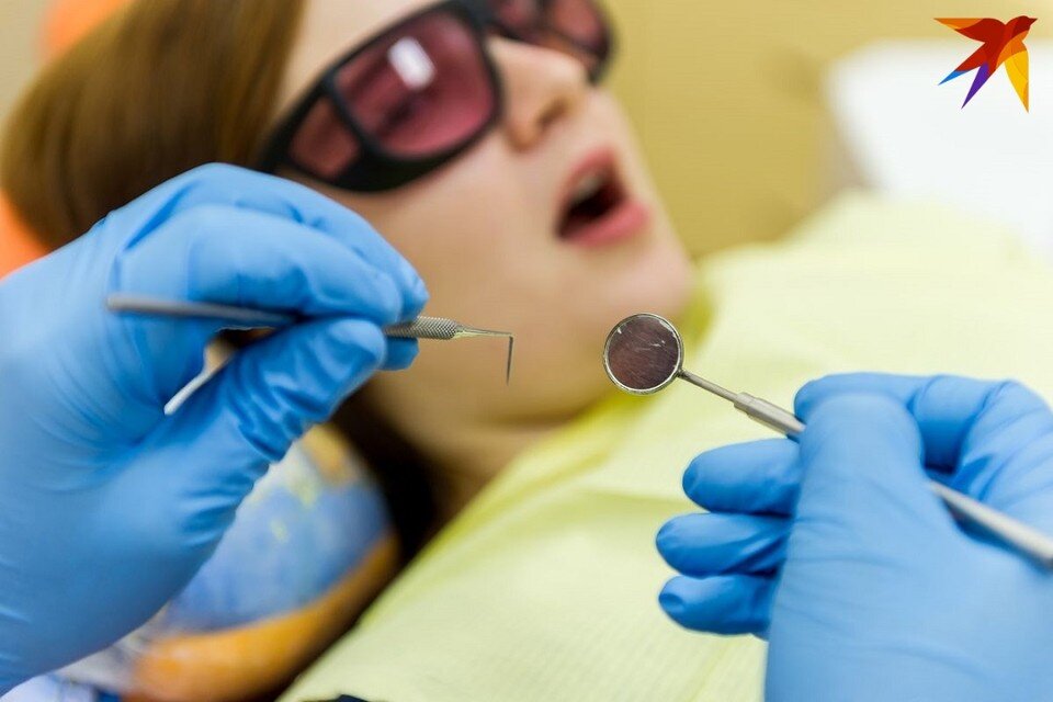     В Беларуси стоматологи будут лечить зубы детям по новым клиническим протоколам. Олег ЗОЛОТО