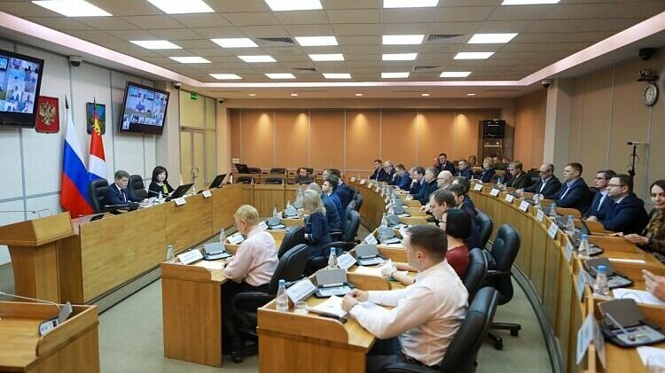     Строительство логистического и делового центров в Приморье обсудили на первом в 2023 году Совете по привлечению инвестиций в экономику края. Заседание прошло под руководством губернатора Олега Кожемяко.