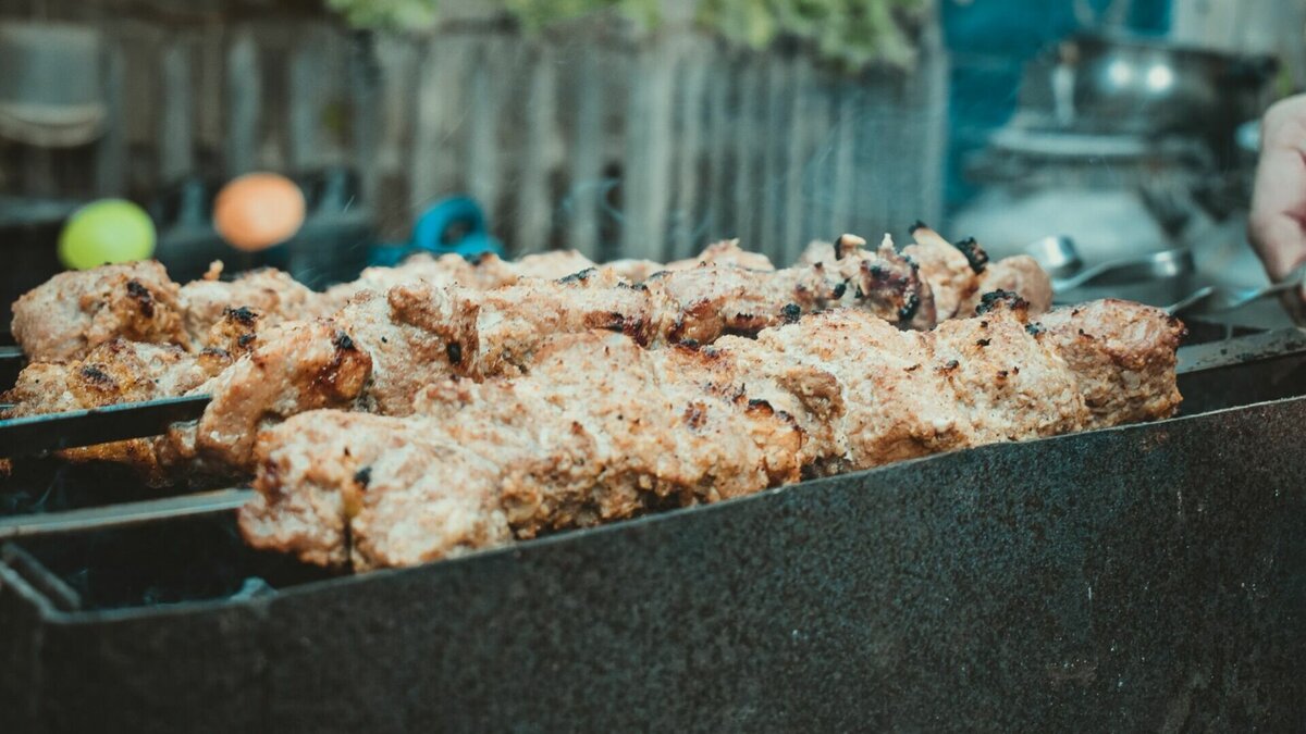     Жителей Татарстана, как и граждан всей стран, ожидают дополнительные выходные в начале следующего месяца. Это связано с праздниками.