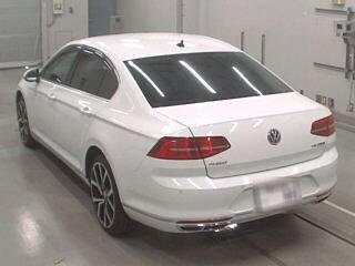 Volkwagen Passat был продан за 1,1 миллиона йен