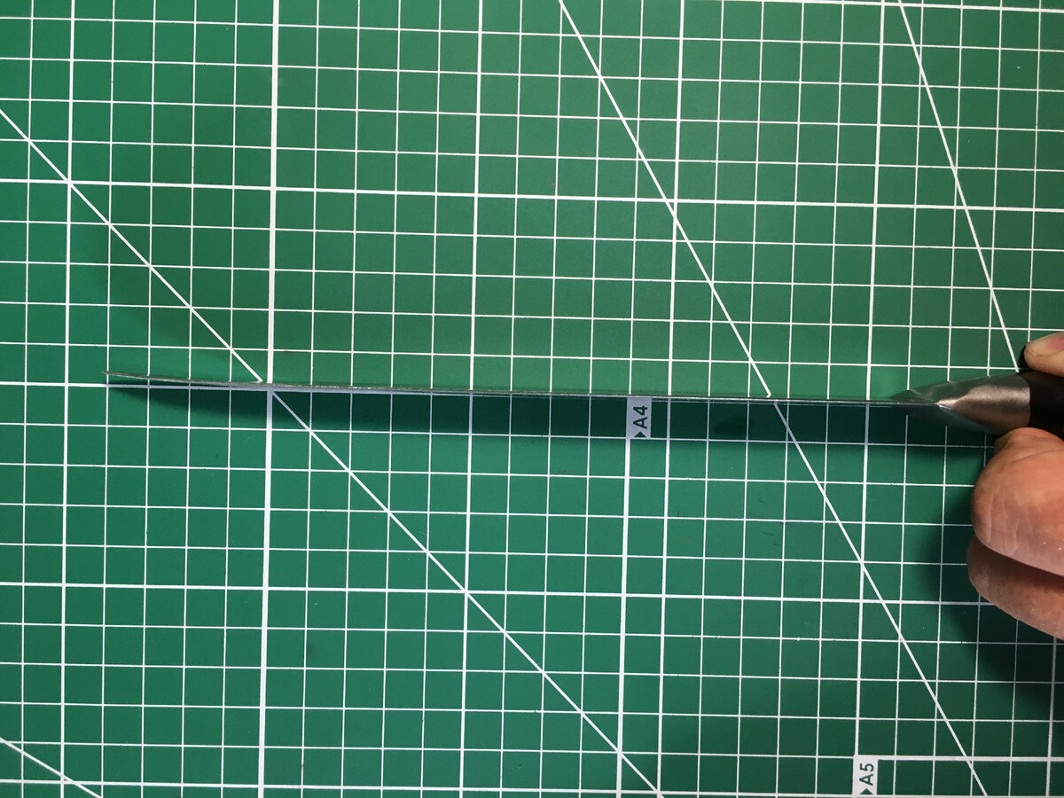 А этот в другую сторону смотрел