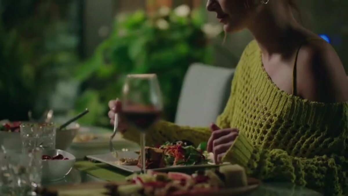 Кадр из турецкого сериала "Приговор / Осуждение" (32 серия, 1 сезон)