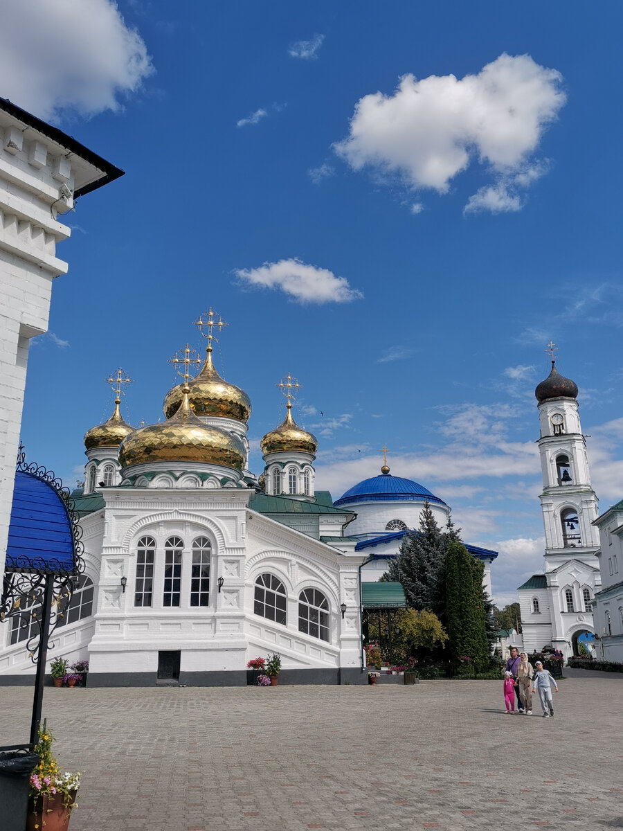 Территория монастыря 