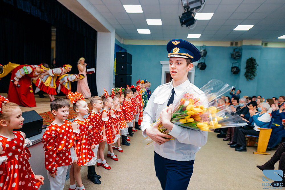 Творческая группа ЦОК ВКС поздравила дорогих женщин с Международным женским днем