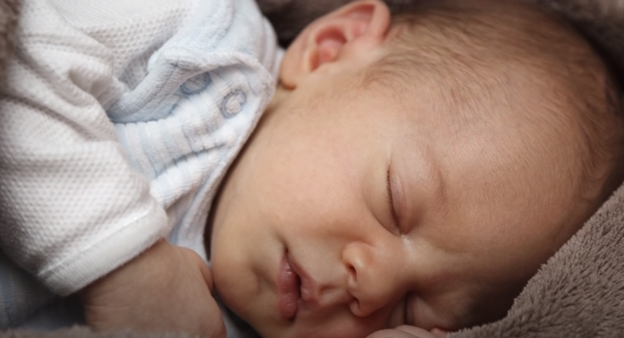 Людям бывает сложно понять друг друга.  Доброта воспринимается как слабохарактерность, а излишняя строгость как попытка унизить или подчинить себе.-7