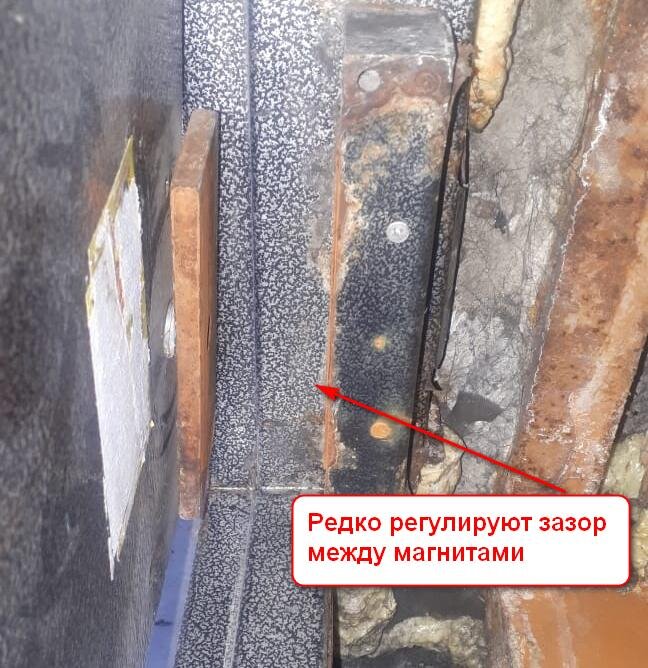 Электромагнит подъездной двери с домофоном