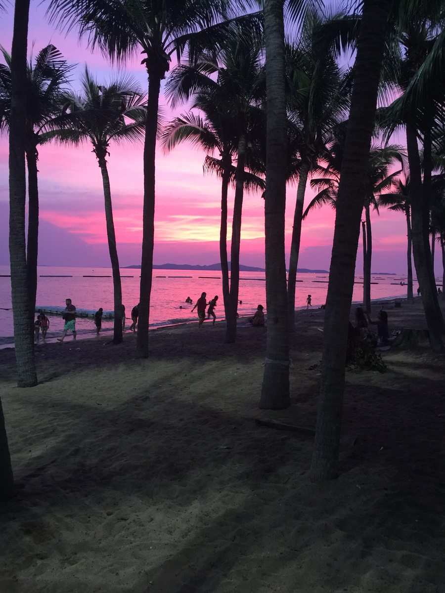 самые умопомрачительные закаты, которые мы когда-либо видели были в Паттайе