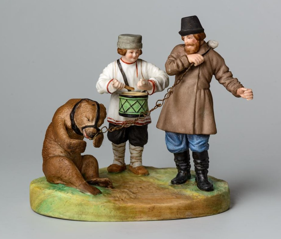 Завод Гарднера. Скульптурная группа «Медведя водят». 1880-1890-е гг. ГИМ