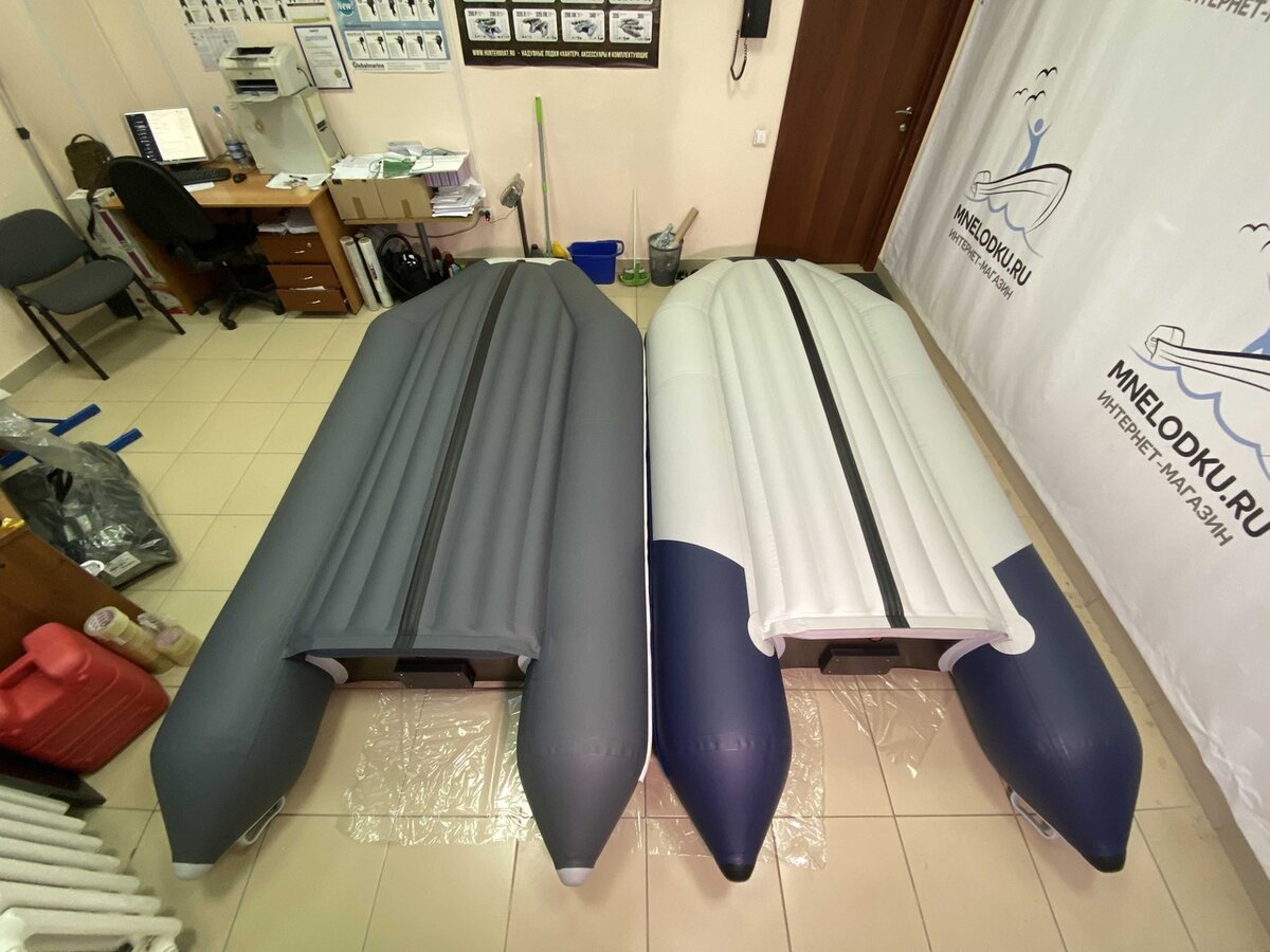 Аква 3200 НДНД и Таймень NX 3200 НДНД со стороны днища