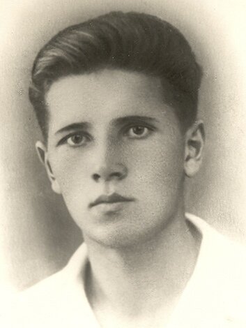 Александр Голиков