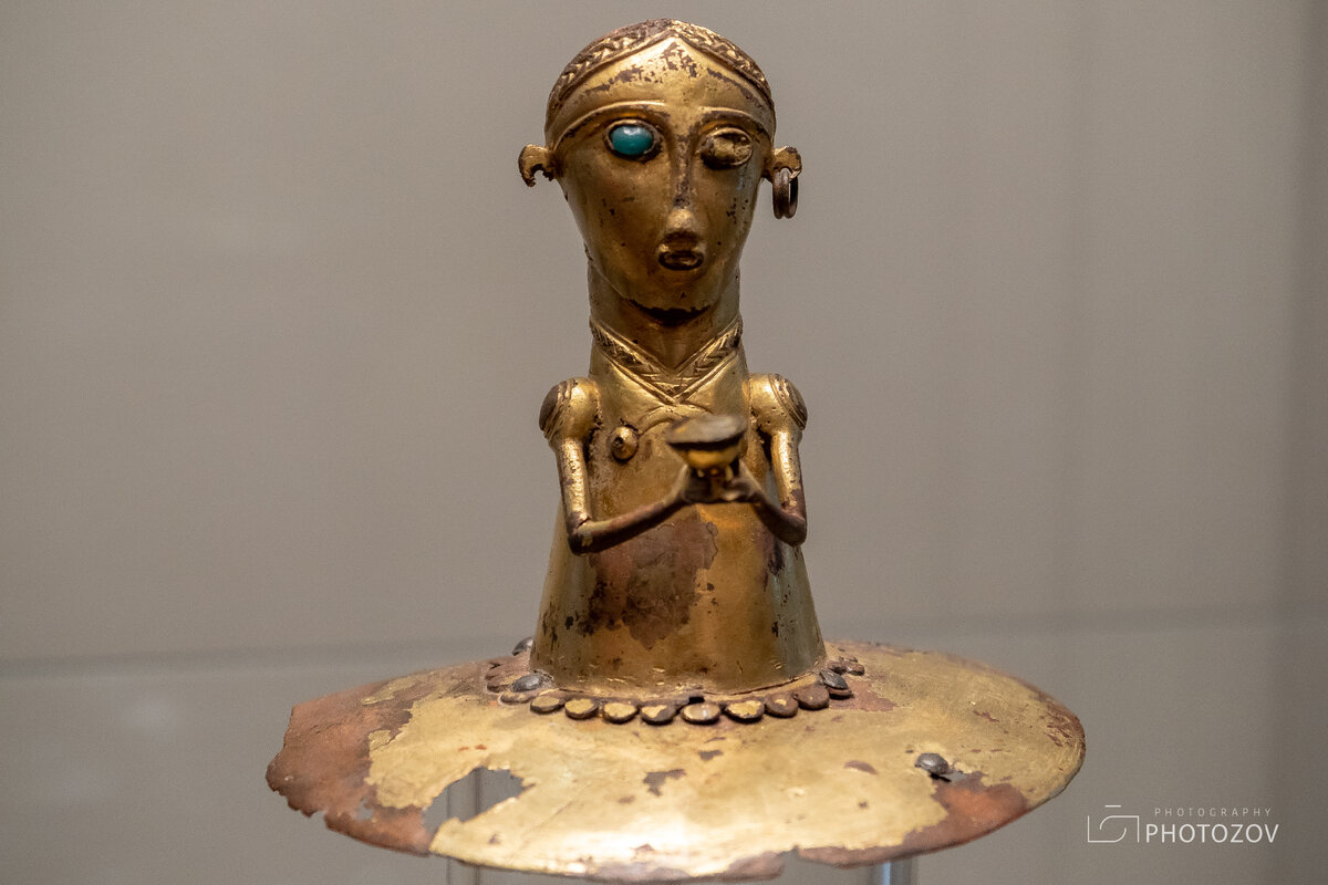 Начельник. Бронза, позолота, X-XII вв.