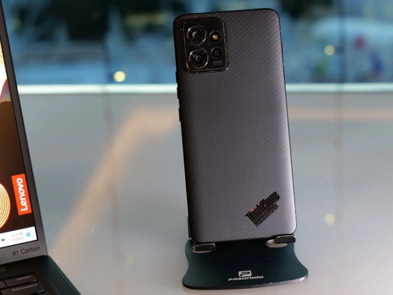    Motorola ThinkPhone — бизнес-смартфон с повышенной выживаемостью