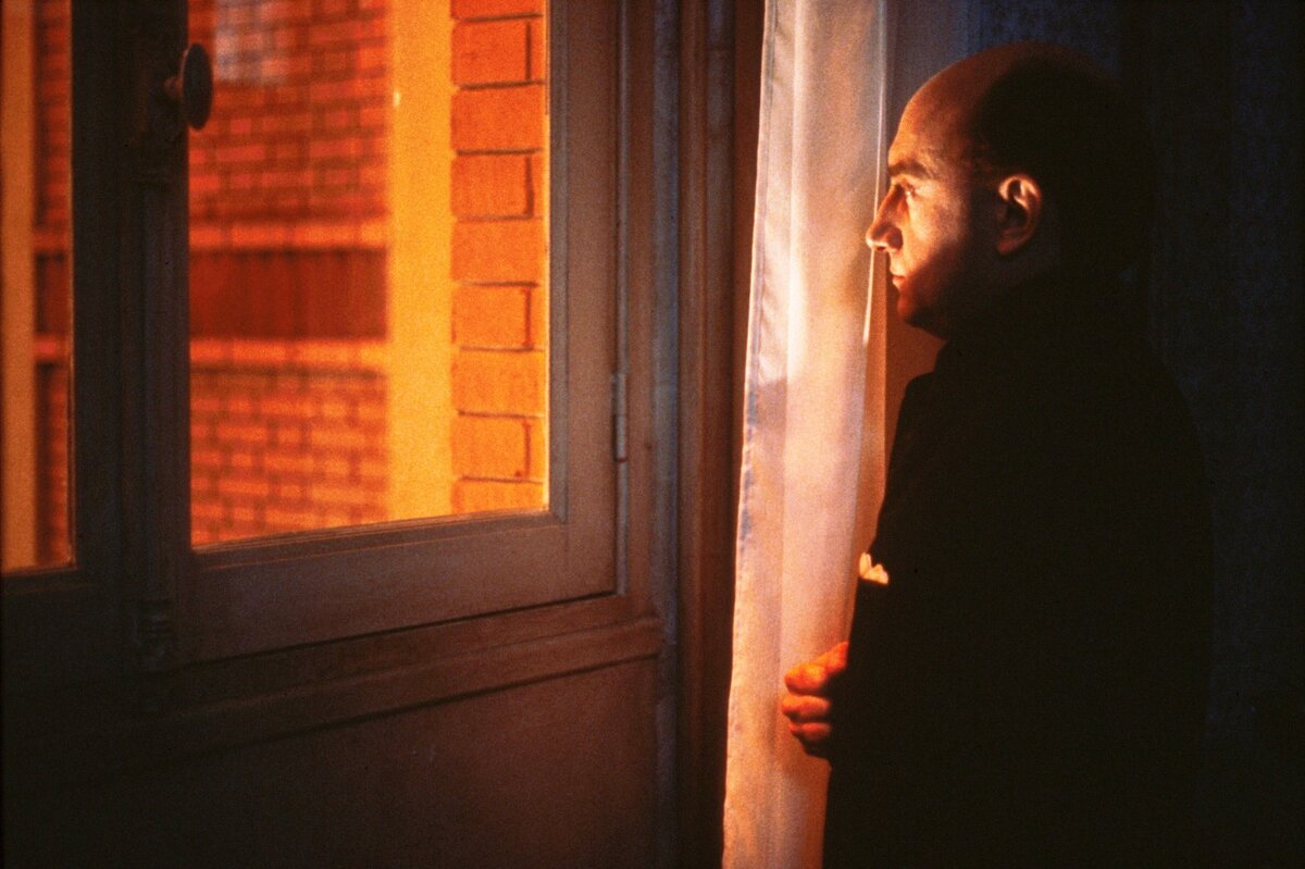 Кадр из фильма "Мсье Ир"(1989)