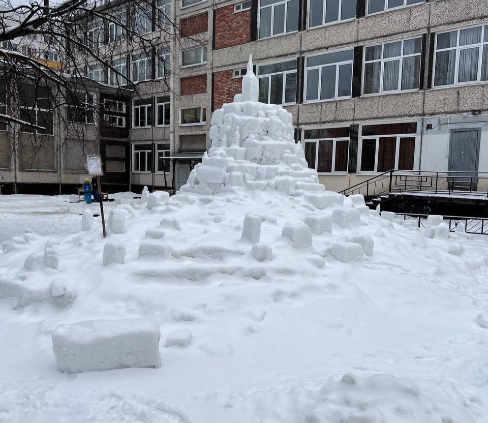 Замок прошлого года. Фото: Ирина Лапеченкова