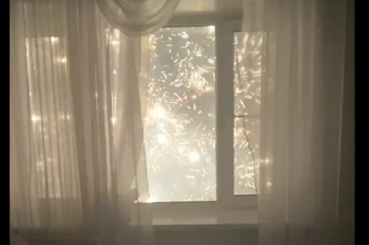    Жителей Воронежа испугал салют, летевший в окна многоэтажки на Вл. Невского