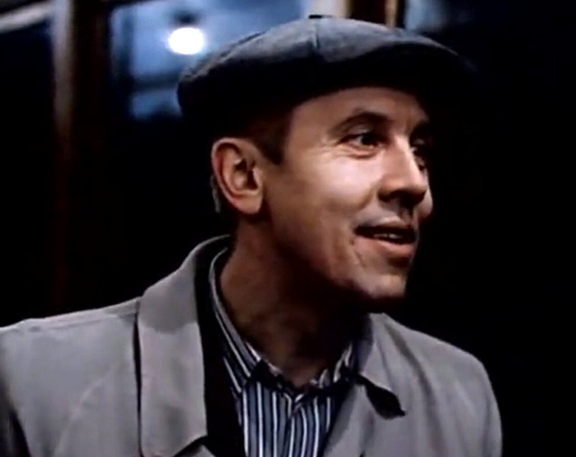 Кадр из кинофильма "Человек с аккордеоном", 1985 г., режиссер Николай Досталь, сценарист Александр Бородянский, композитор Александр Гольдштейн (скриншот)