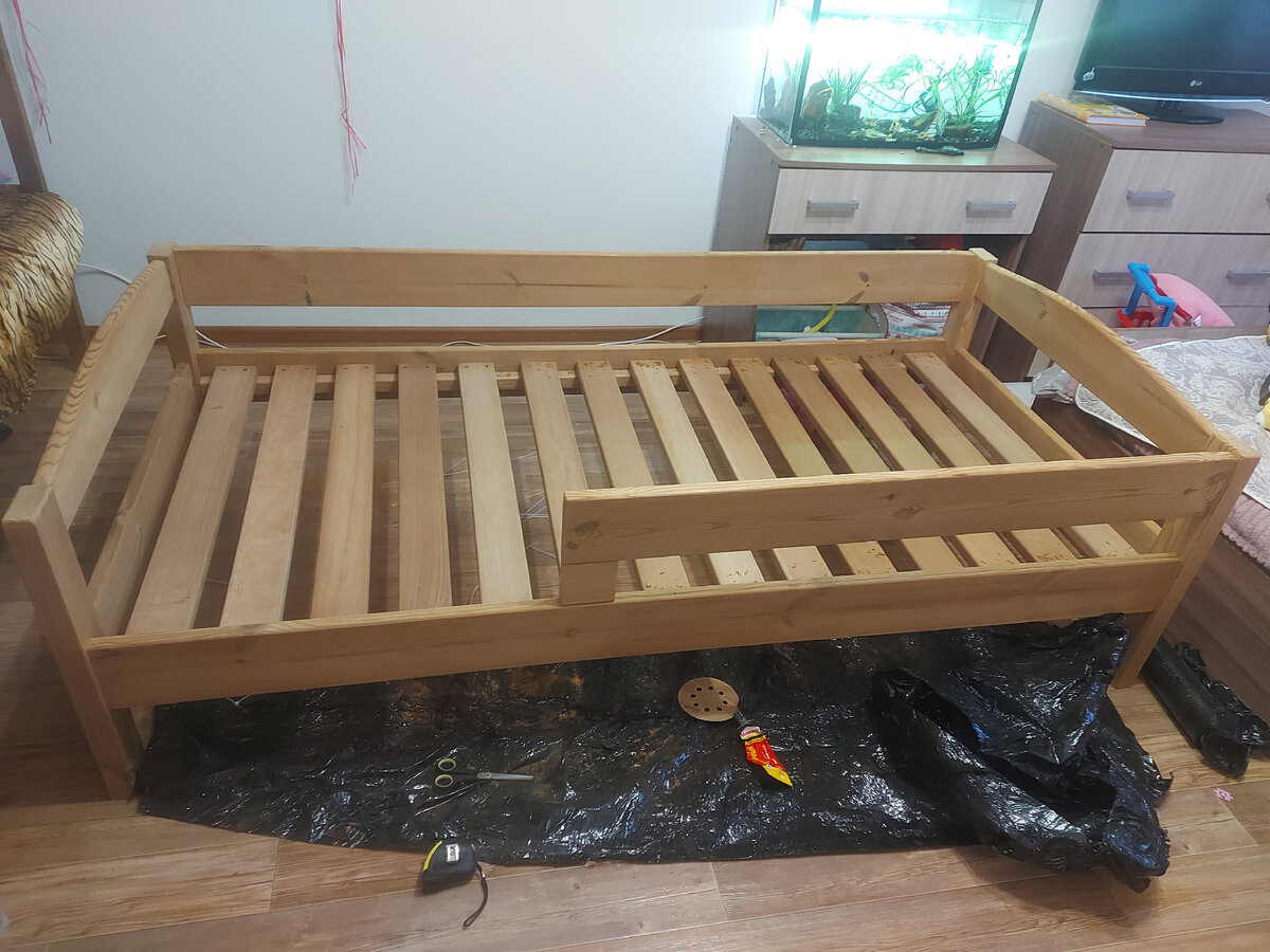 Делал из термо сосны и основание под матрас из термо осины,видео к сожалению на то время не делал,есть только фото,решил узнать ваше мнение))
