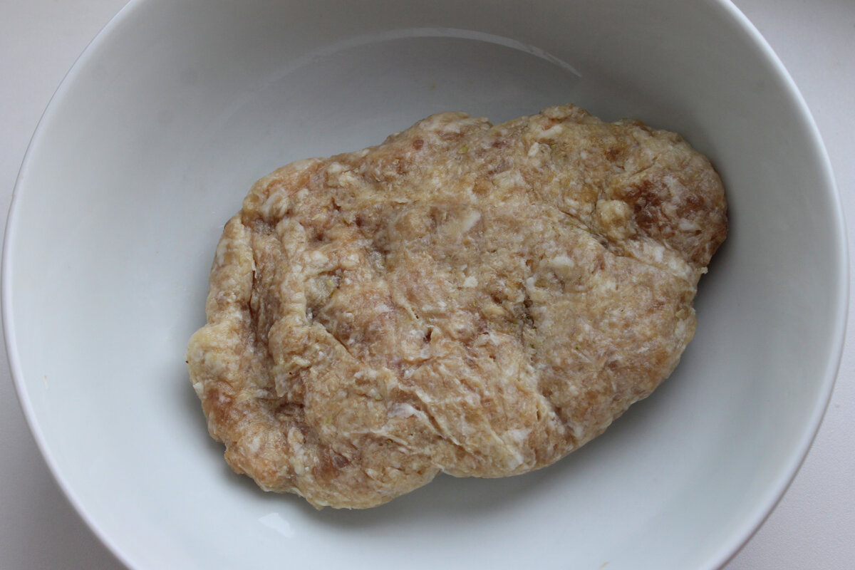 Уверена, что и вы встречались "лицом к лицу" подобным состоянием фарша... 