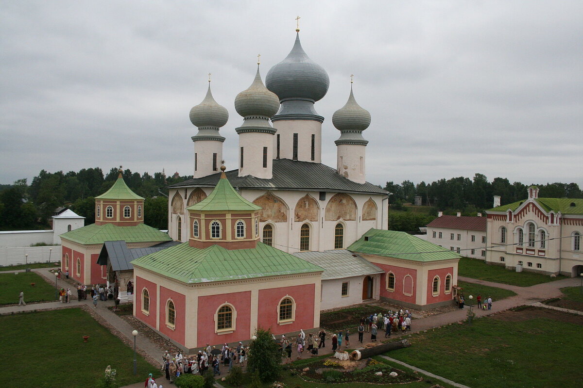 Тихвинский Успенский монастырь затопленный