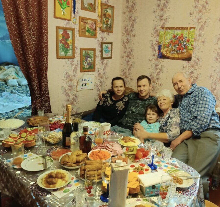 Семейный ужин. Отмечаем 23 февраля 