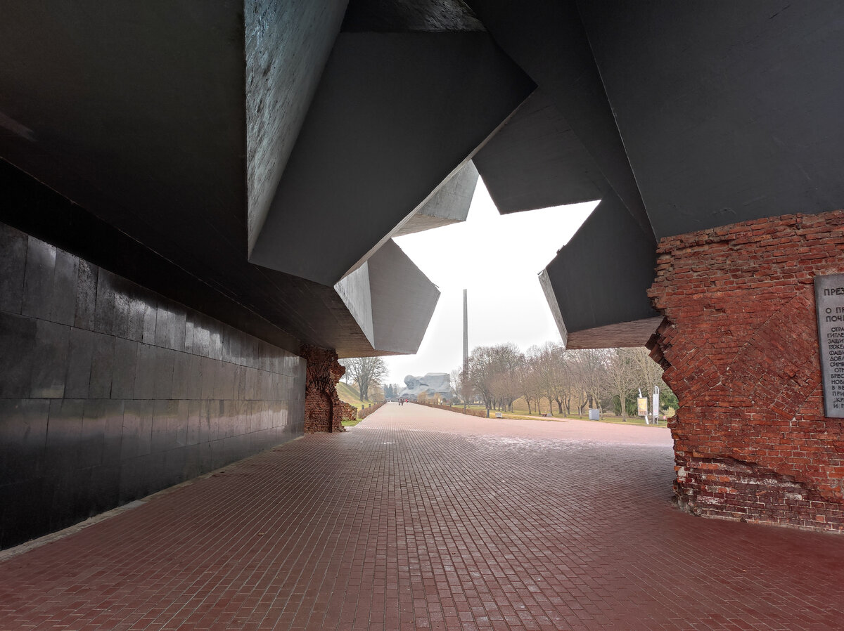 Вот тут можно послушать аудио сопровождение при входе в крепость.