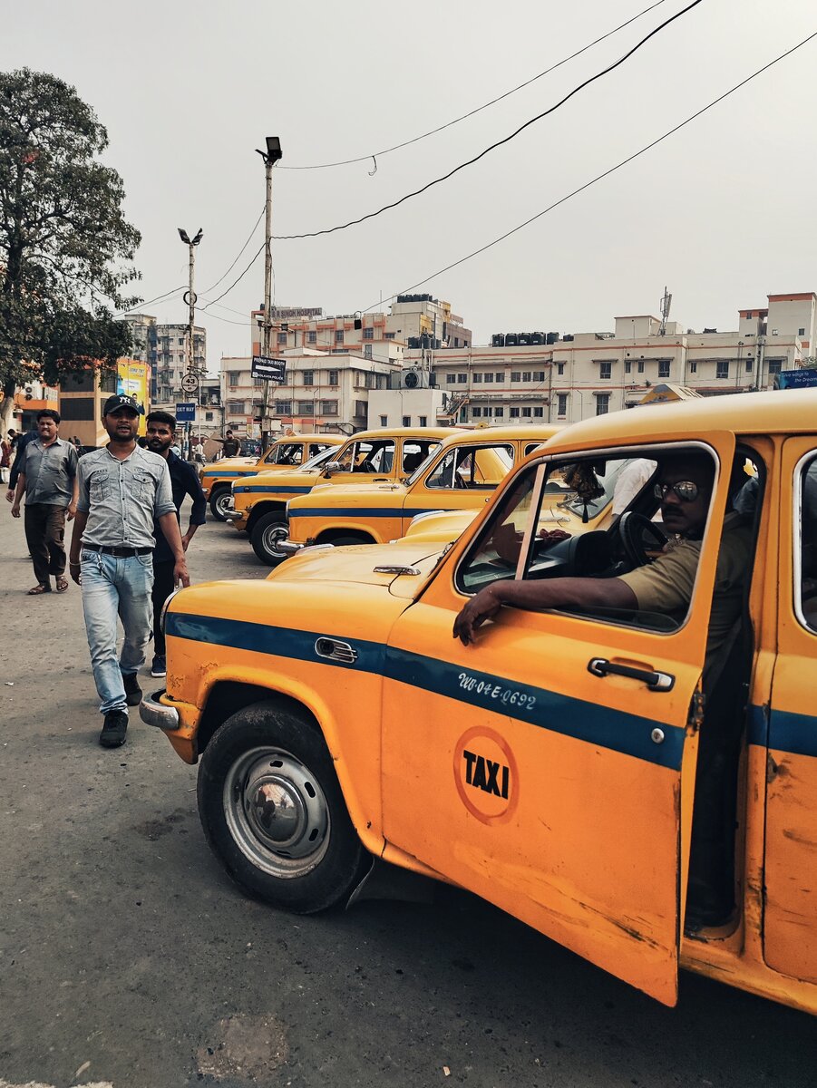 КАЛЬКУТТА (KOLKATA): Бенгальский мегаполис, где стоит Ленин и лежит Мать  Тереза | WОЛКИ – самый искренний travel-тандем | Дзен