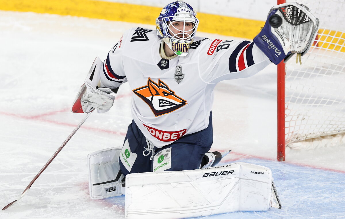    Вратарь "Металлурга" Эдвард Паскуале  Донат Сорокин/ТАСС