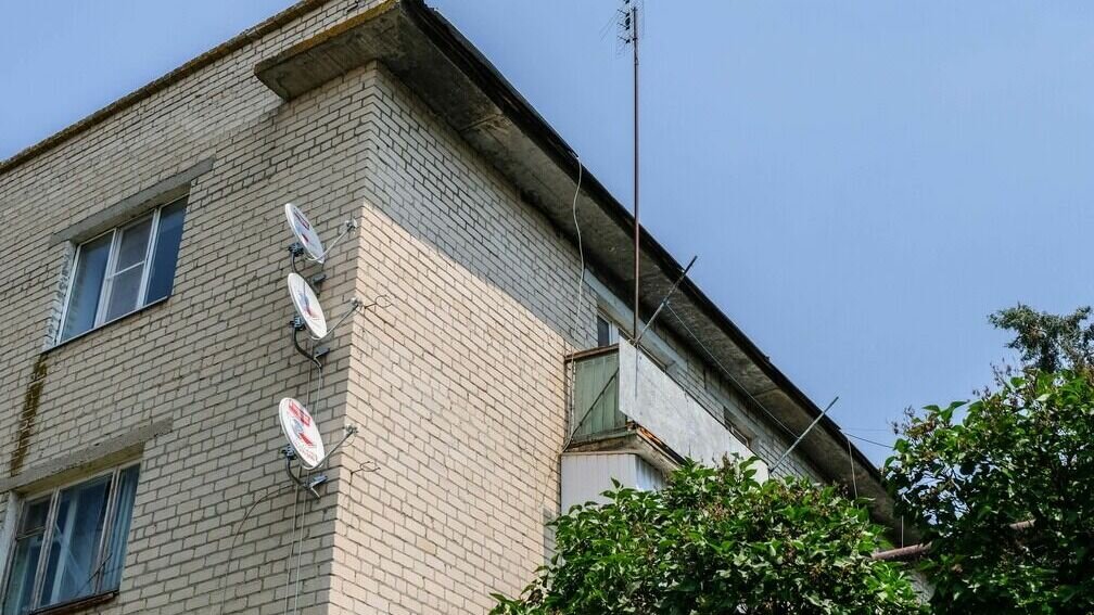     В Петрозаводске планируется расселение пятиэтажных «хрущевок» и их последующий снос, о чем рассказал глава РК Артур Парфенчиков в ходе онлайн-совещания.