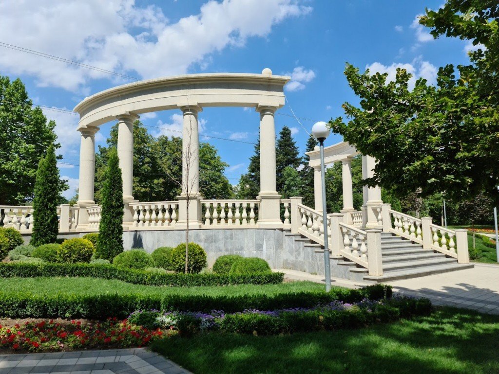 фотографии здравницы ессентуков 2023. ессентуки курортный парк в ессентуках. ессентуки фото 2022. отель плаза ессентуки. шато парк победы.